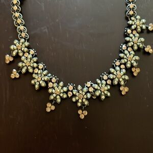 Crystal flower necklace